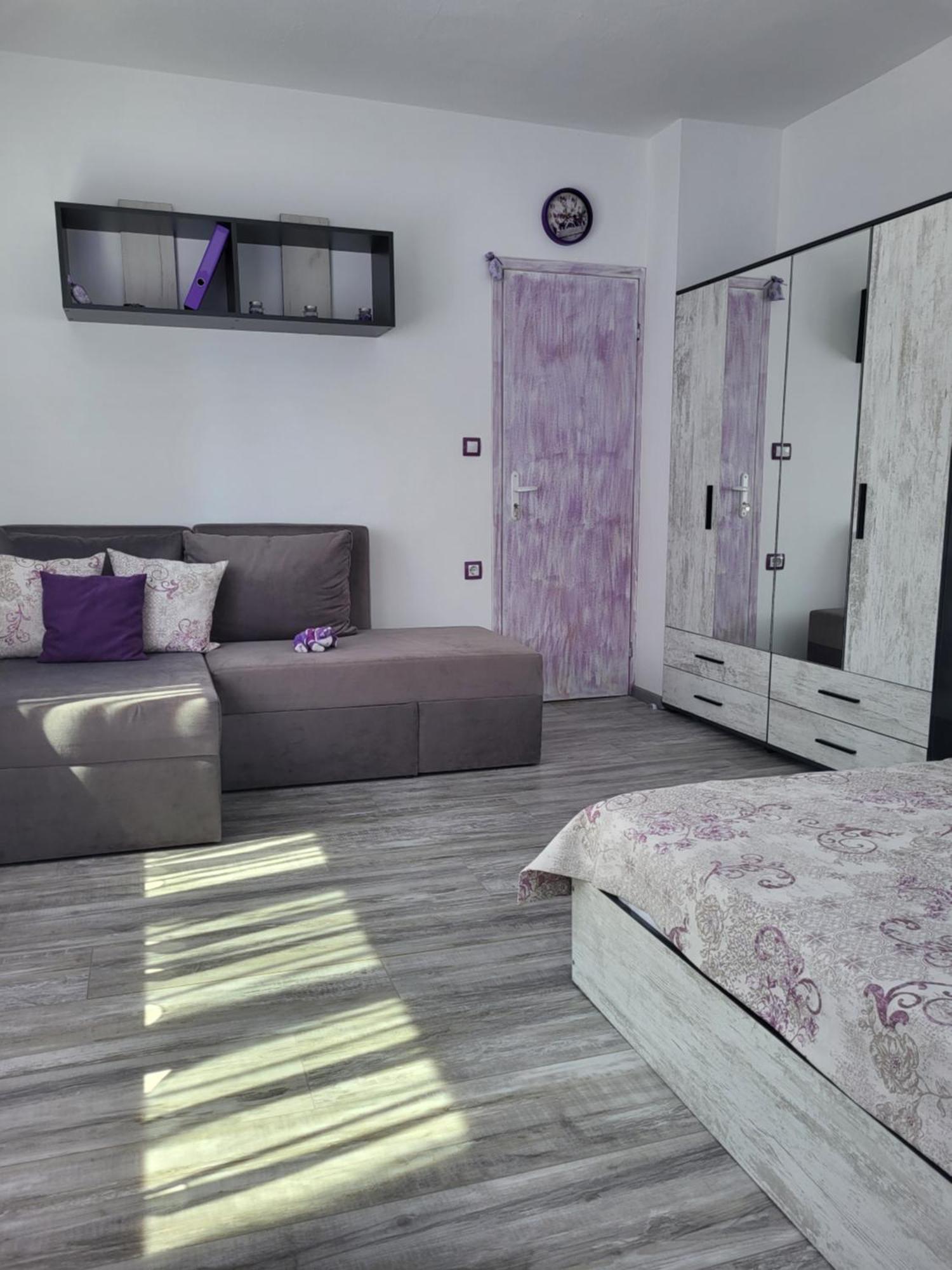 Purple Studios Veliko Tărnovo Esterno foto